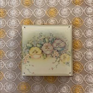 Vintage Floral Makeup Compact